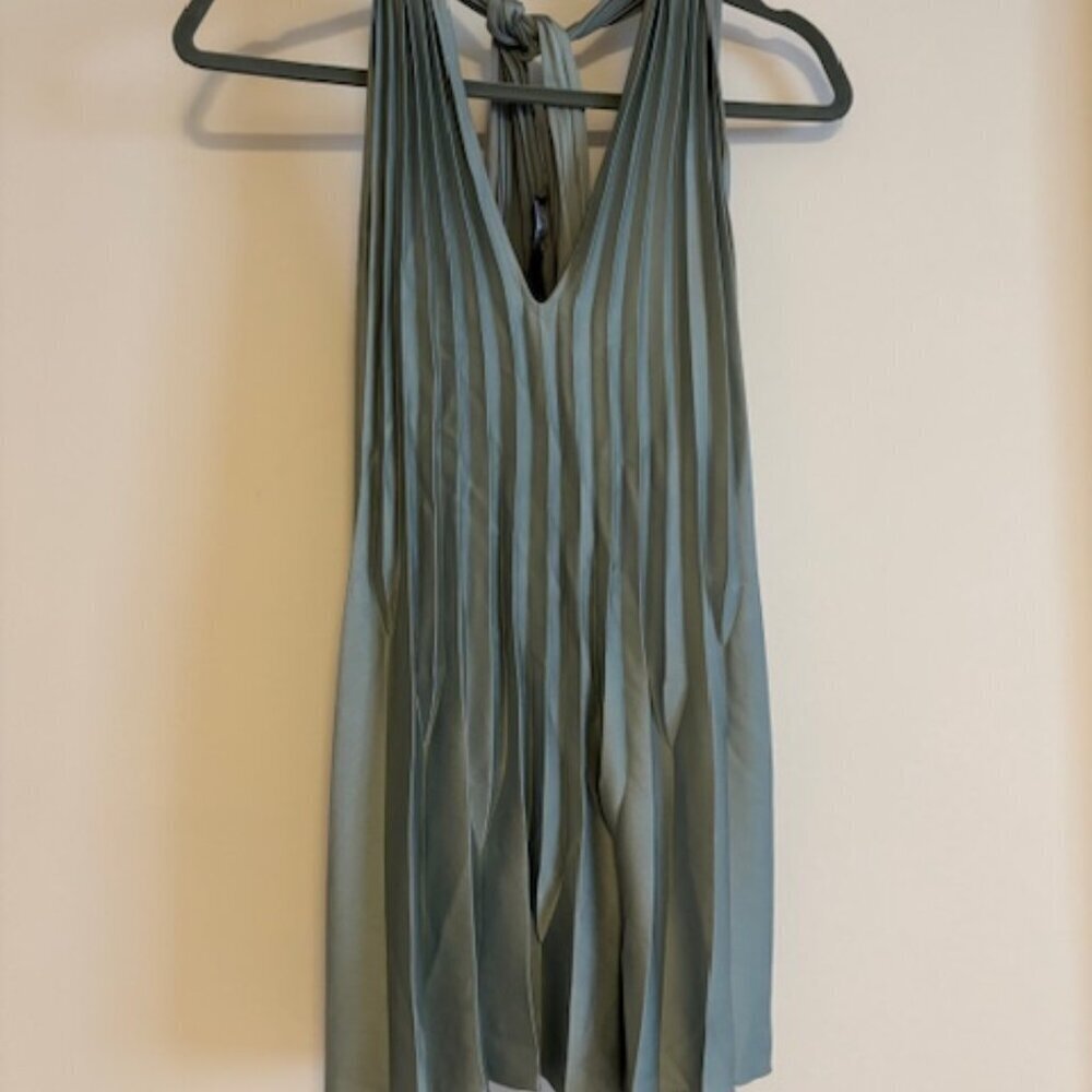 UNIqUE Fashion pleated high neck top size XL NWT